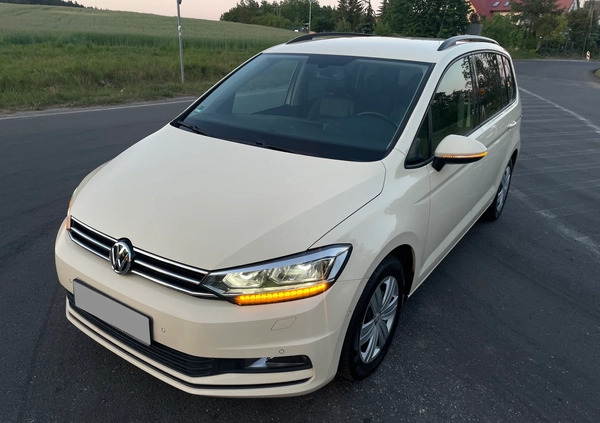 Volkswagen Touran cena 41900 przebieg: 258000, rok produkcji 2017 z Nidzica małe 407